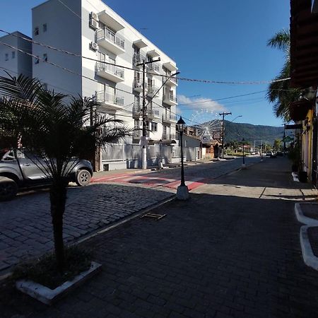 Agito E Sossego Na Rua Mais Charmosa De Ubatuba Pelo Google Екстериор снимка